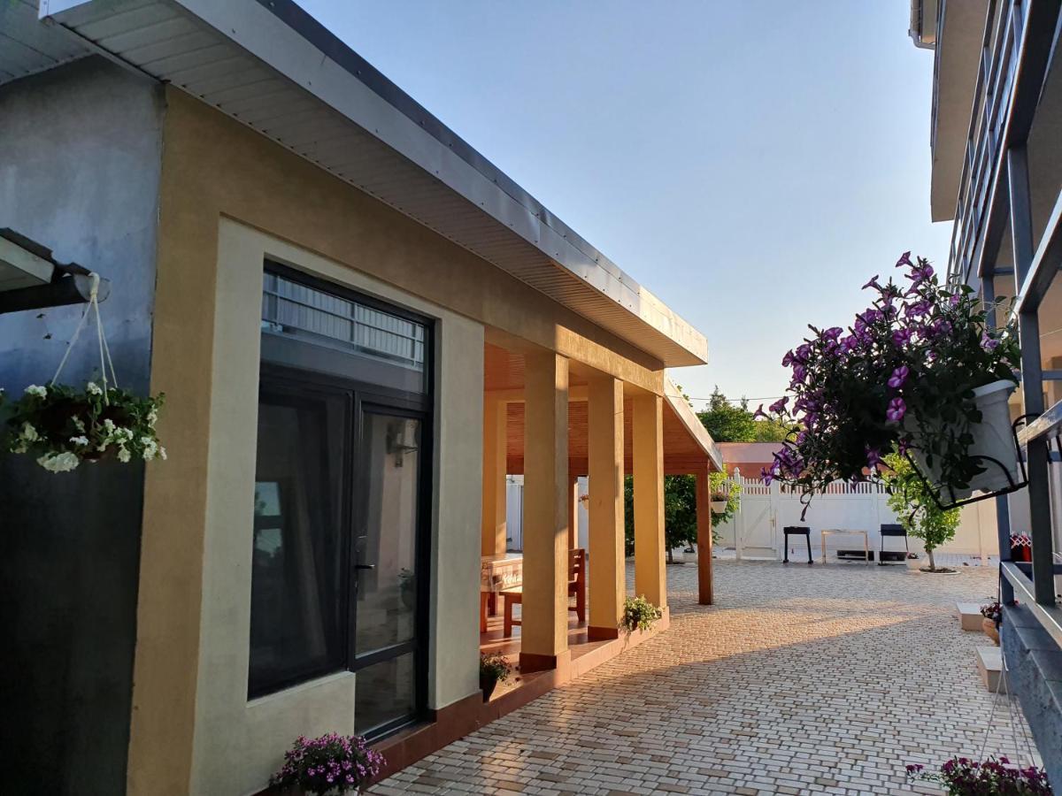 Aleksandriya Hotel Chornomorsk Exterior photo